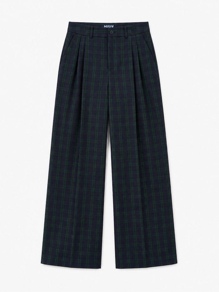 pantalon-cuadros-uniforme-diseno-contemporaneo-hotel-misia