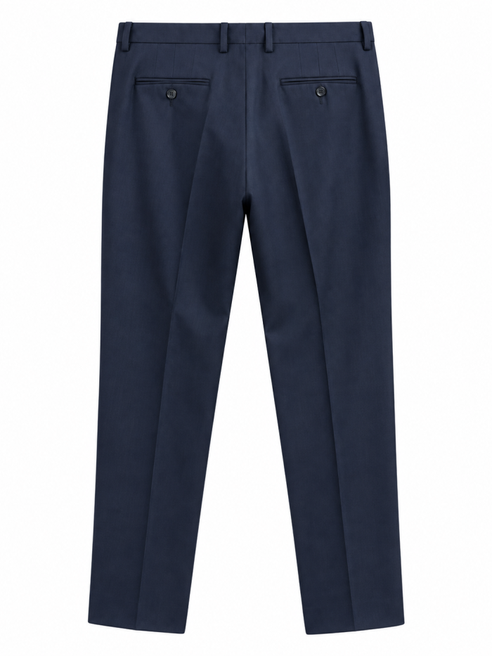 Pantalón azul marino de hombre MISIA en plano, vista trasera con bolsillos de vivo